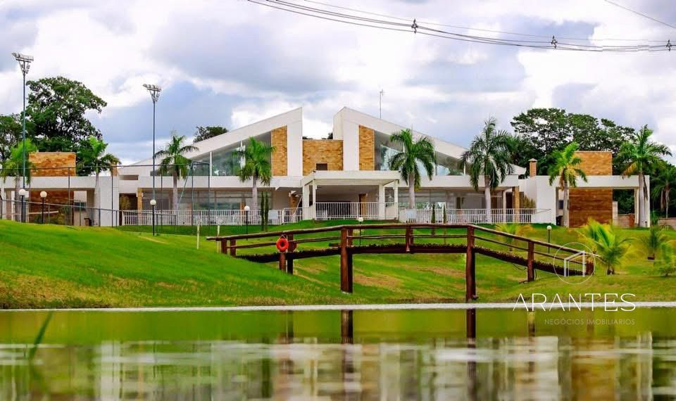 TERRENO COND. VILLAGE DO LAGO
