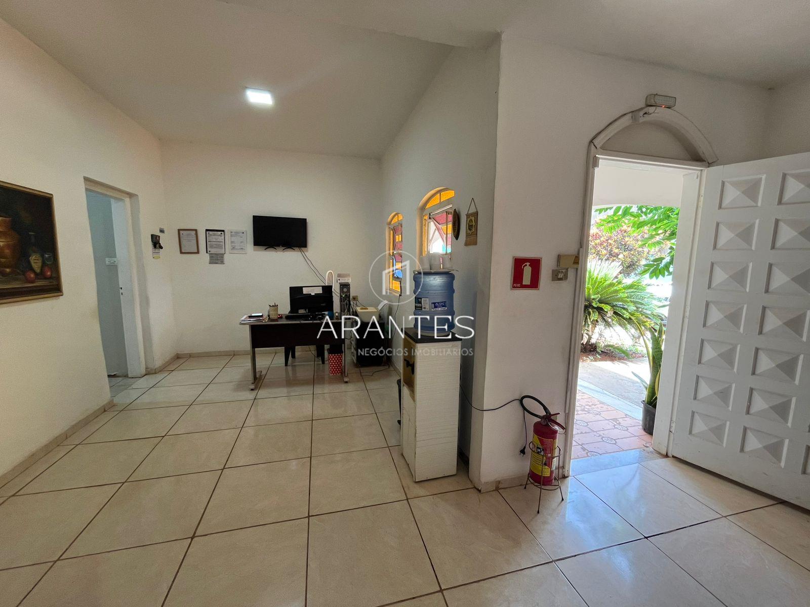 CASA À VENDA – BAIRRO COLINOS  OPORTUNIDADE PARA REFORMA EM BAIRRO NOBRE