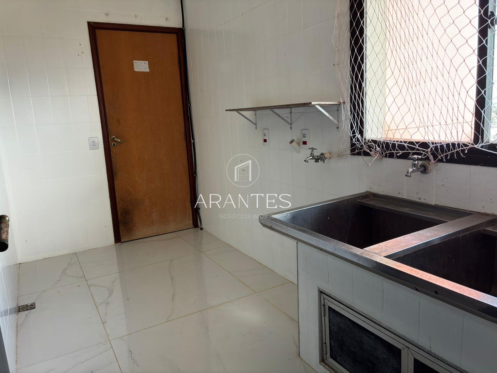Apartamento 3 qts (1 ste) – Centro – Edifício José Falcão – Sala Ampla + Sacada
