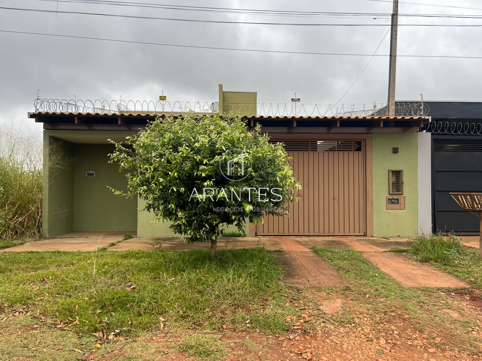 CASA À VENDA NO BAIRRO VILA NOVA
