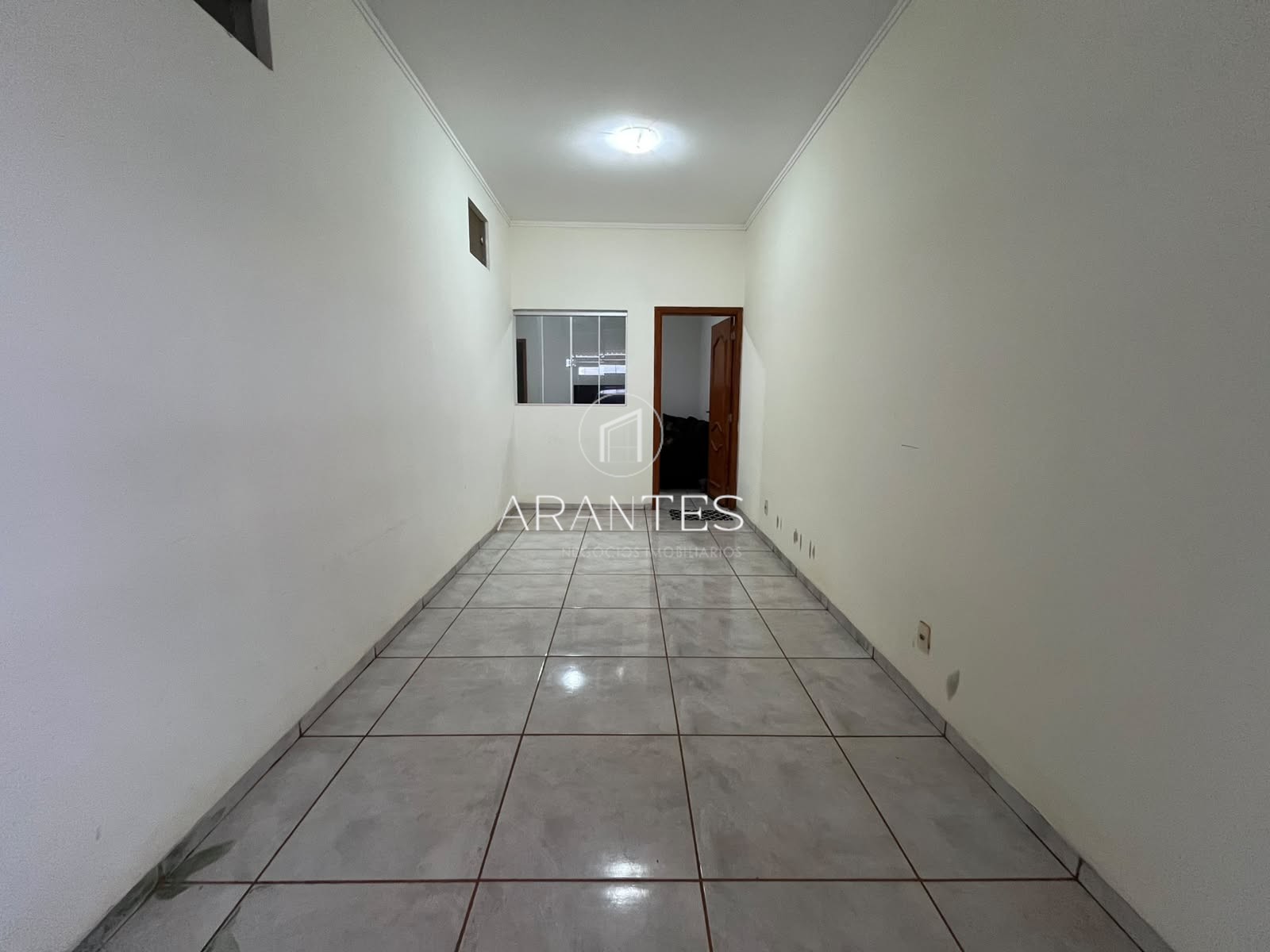 CASA À VENDA NO BAIRRO VILA NOVA