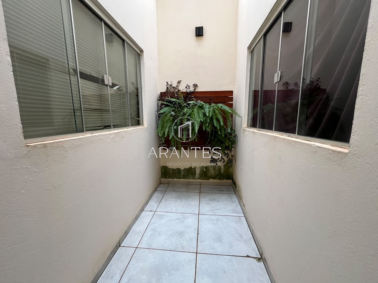CASA À VENDA NO BAIRRO VILA NOVA