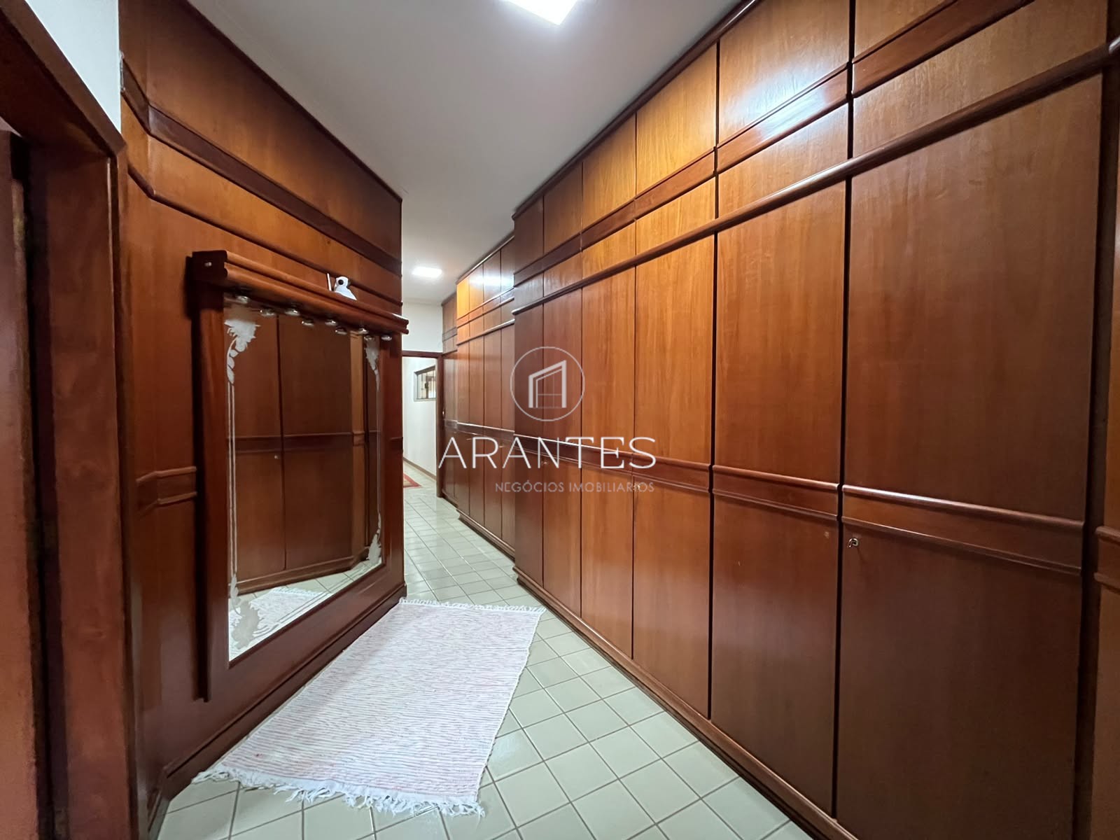 CASA ALTO PADRÃO À VENDA NO BAIRRO SANTOS DUMONT