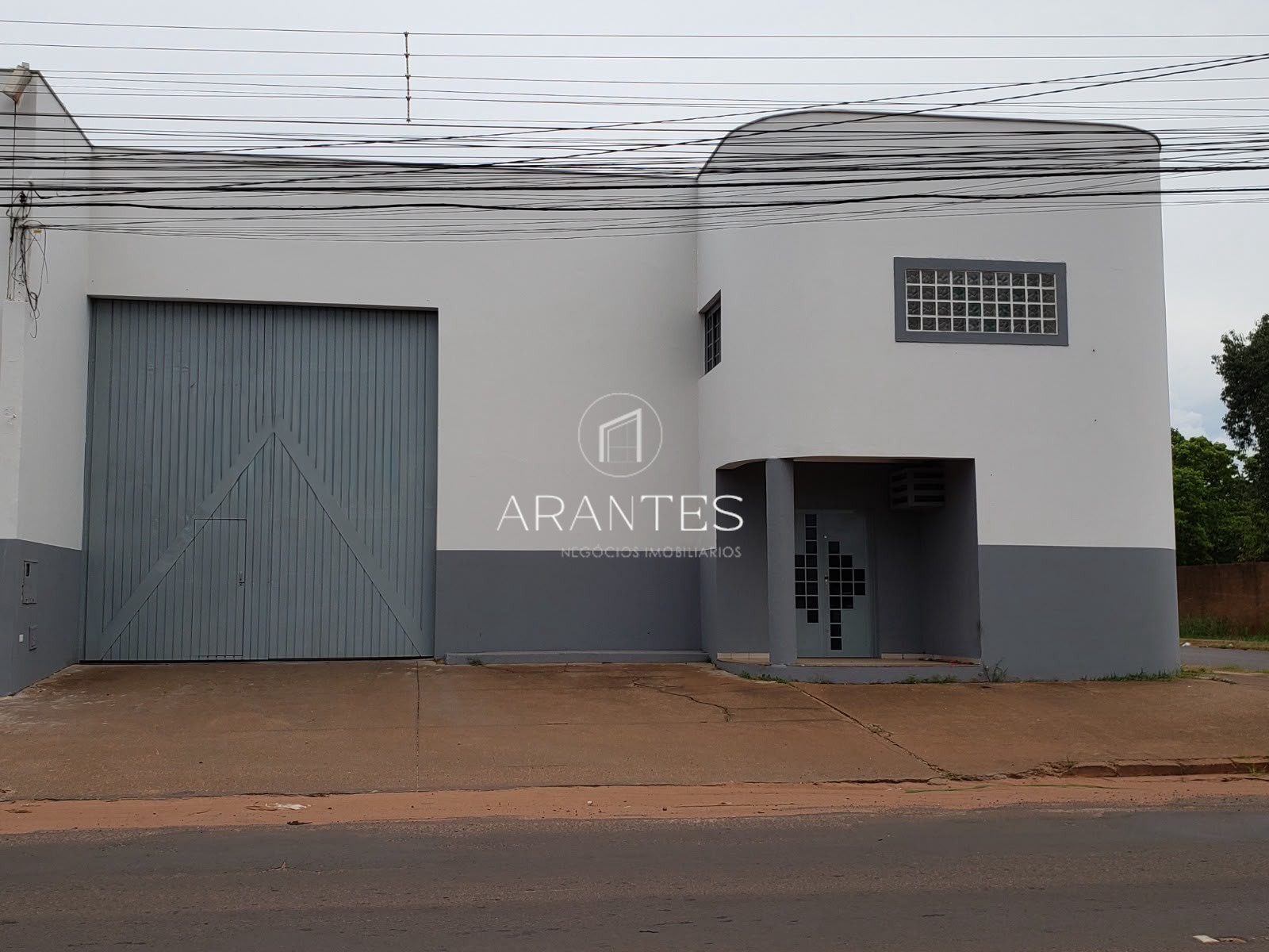 ALUGO BARRACÃO DE ESQUINA NA AV: RANULPHO