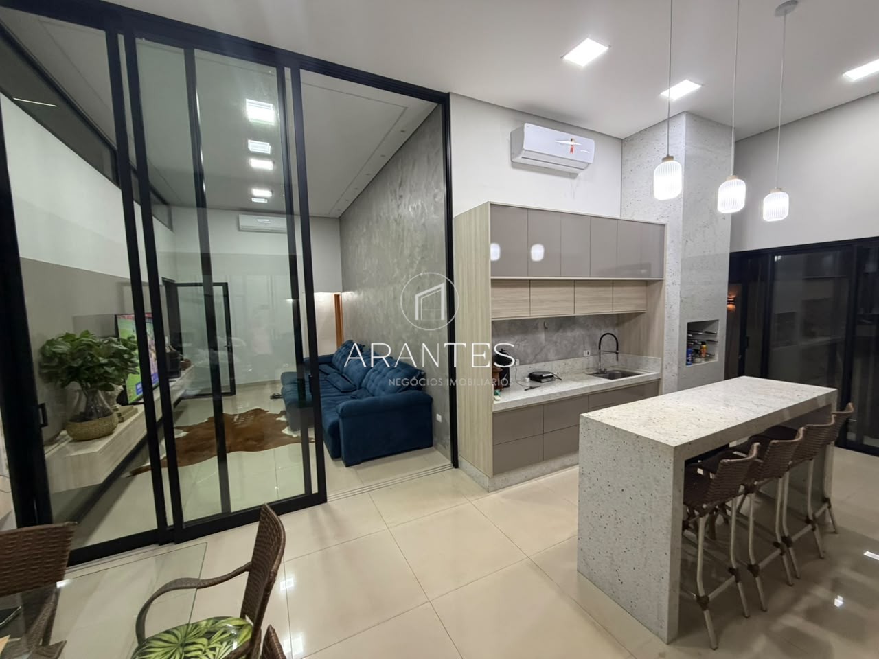 CASA À VENDA NO CONDOMÍNIO TERRAS DO JUPIÁ