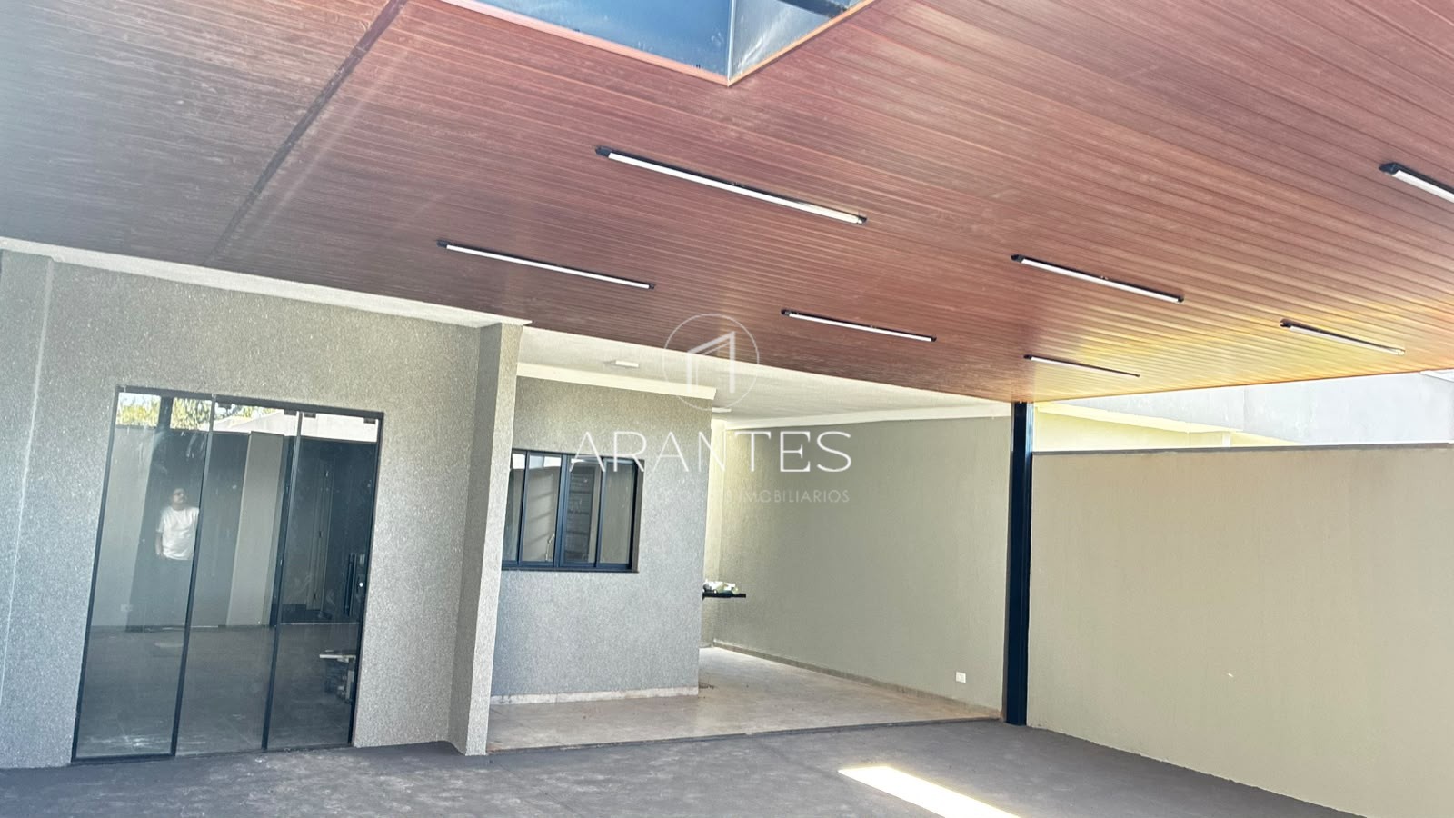 Excelente oportunidade para investir ou construir!  Terreno de esquina, localizado no Bairro Nova Al