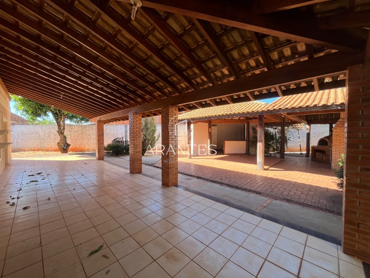 CASA À VENDA NA AV OLINTO MANCINI