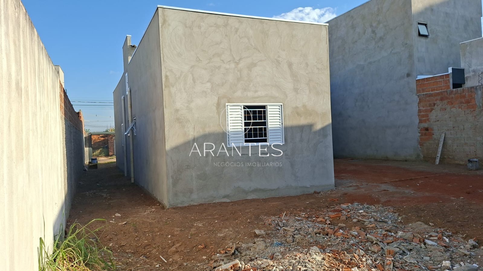 Oportunidade Casa parte Cinza em mais Park