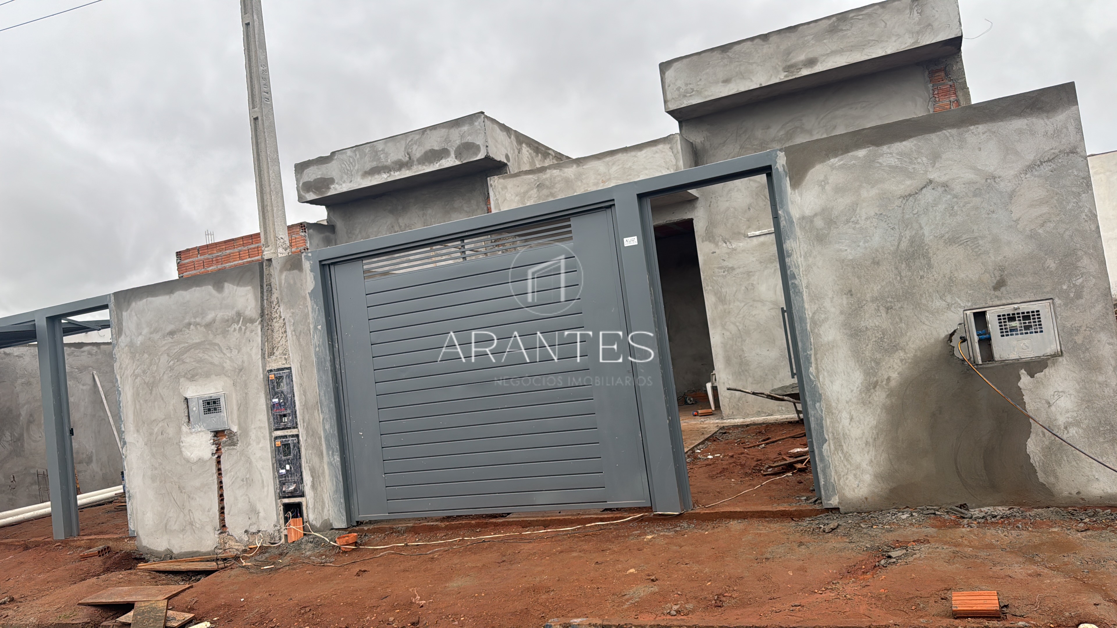 CASA A VENDA NO BAIRRO SET SUL 2 QUARTOS C\SUITE