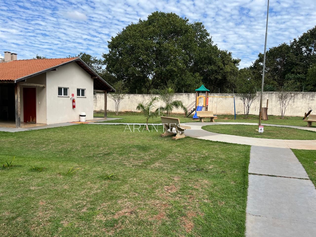VENDO APARTAMENTO NO EDIFÍCIO CÓRDOBA