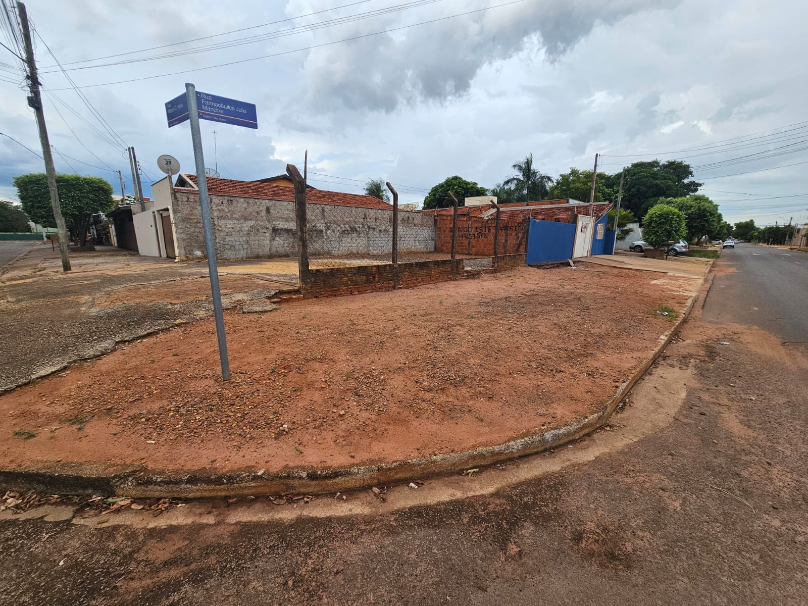 Vídeo de Terreno de esquina bem localizado